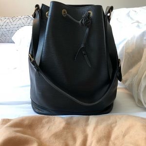 Vintage Authentic Louis Vuitton Large Epi Noe